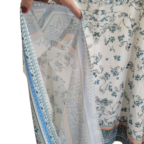 Emery Rose Batwing Sleeve Blouse Poncho - Picture 4 of 7